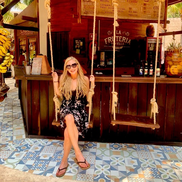 Meet your Posher, Jessica - Picture 1 of 1